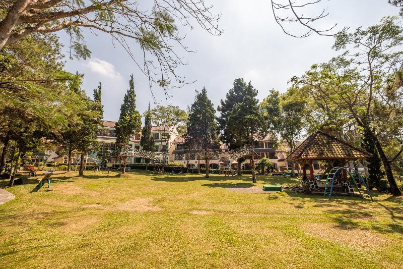 Capital O 1256 Sangga Buana Resort And Convention Hotel Cianjur Kültér fotó